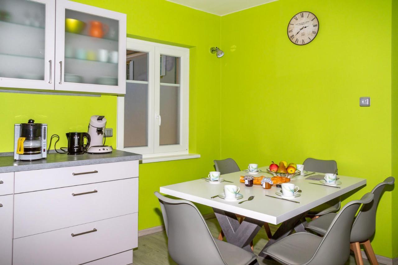 Ma Rose Des Lumieres Maison Independante 6 Personnes Avec Grande Cour Ferienhaus *